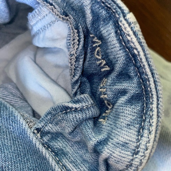 womans size 00 american eagle mom shorts - Picture 3 of 4